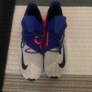 Brand New Nike Air Max 270 Flyknit Size 13